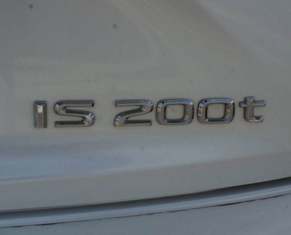 Used 2016 Lexus IS 200t RWD image 17