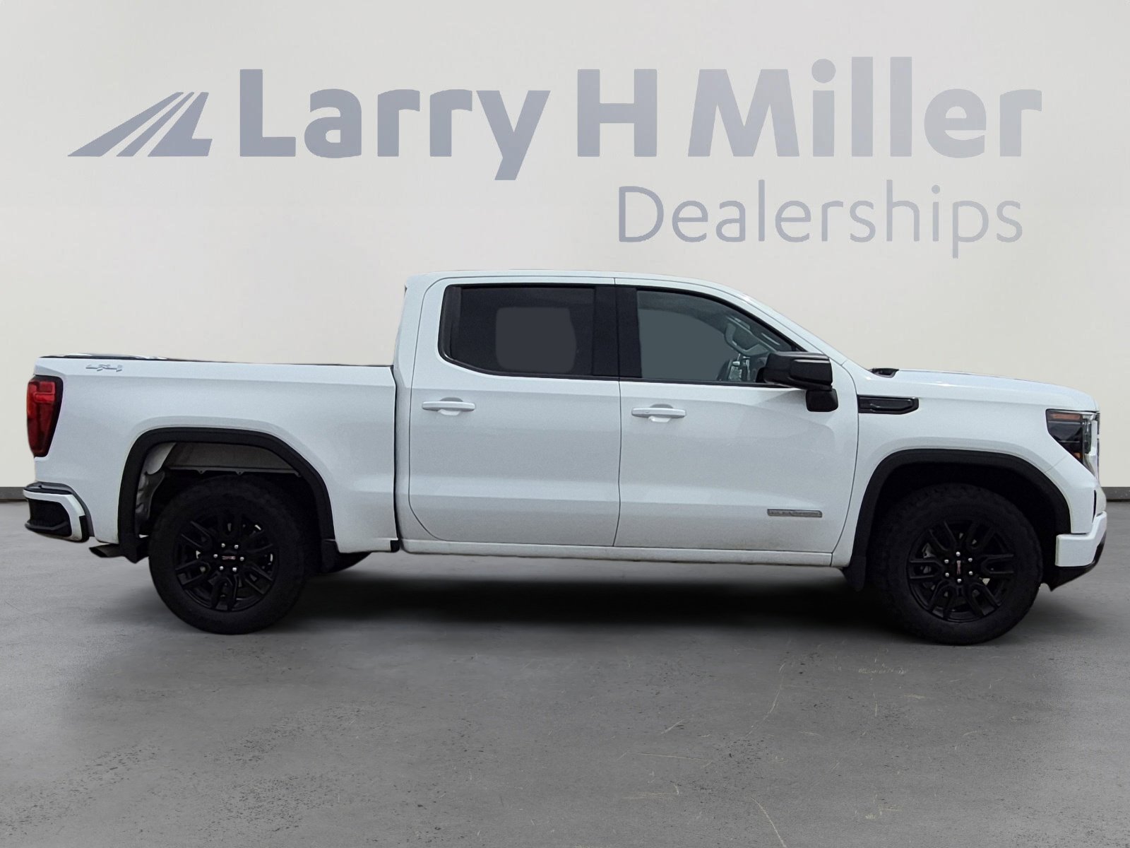 Used 2023 GMC Sierra 1500 Elevation AWD/4WD image 6