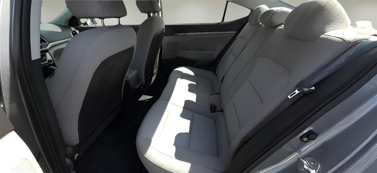 Used 2018 Hyundai Elantra SE FWD image 19
