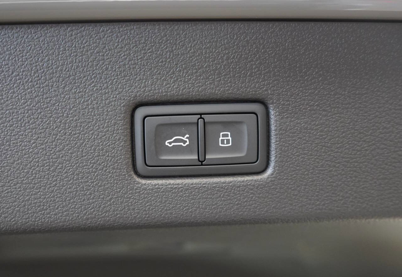 Used 2025 Audi RS 7 Performance AWD/4WD image 74