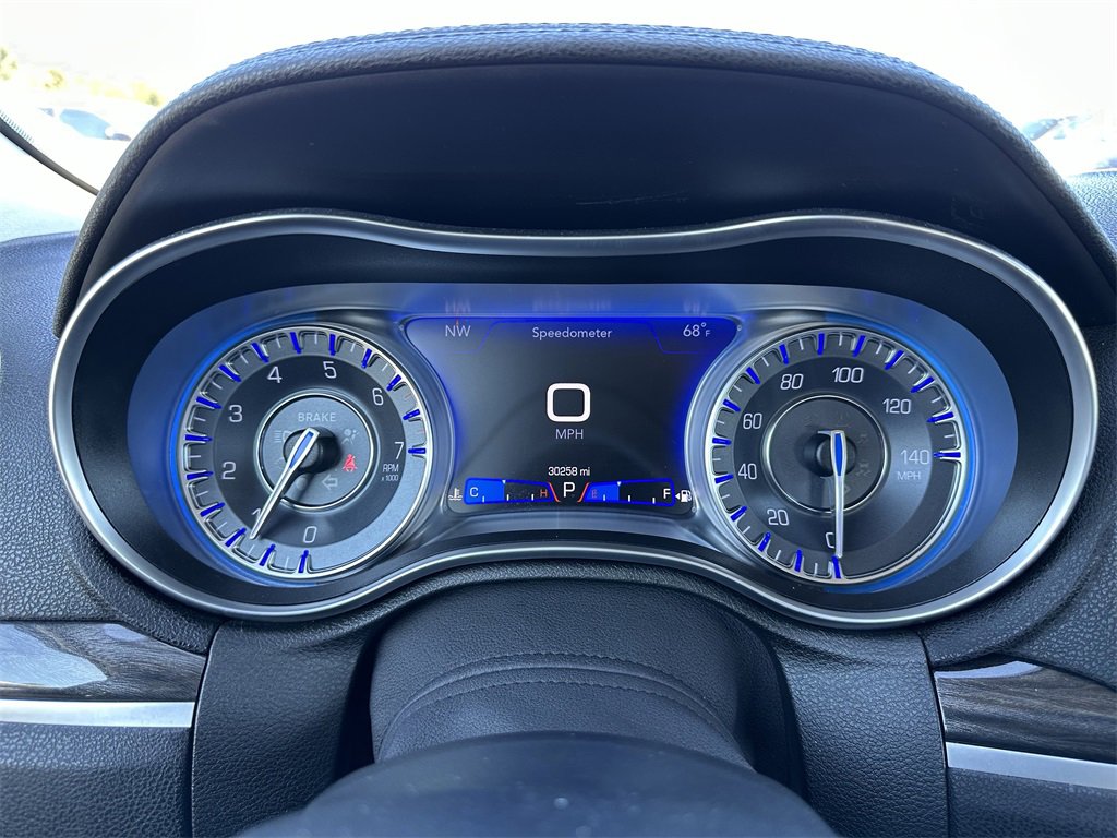 Certified 2022 Chrysler 300 Touring image 31