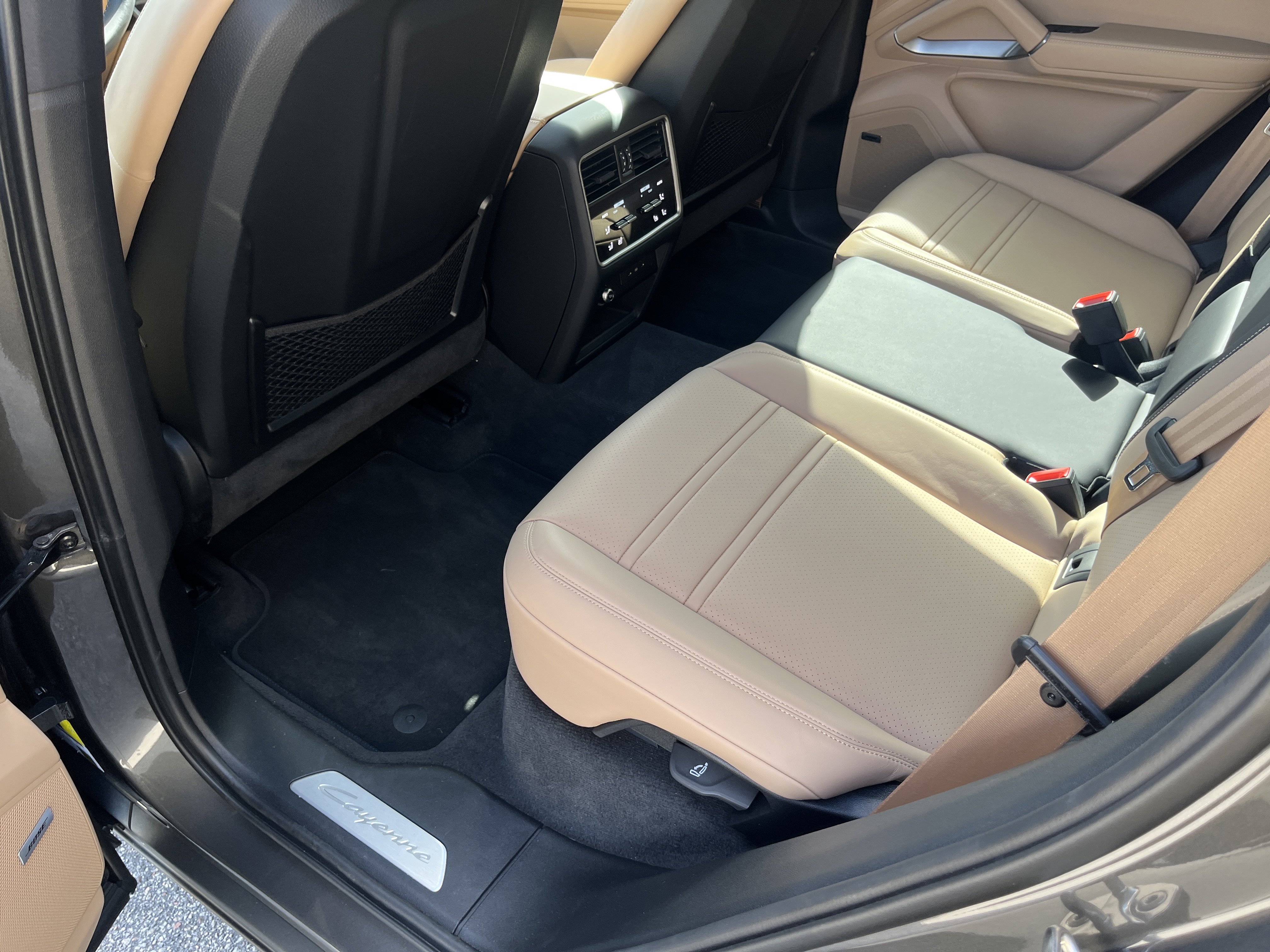 Certified 2025 Porsche Cayenne image 20