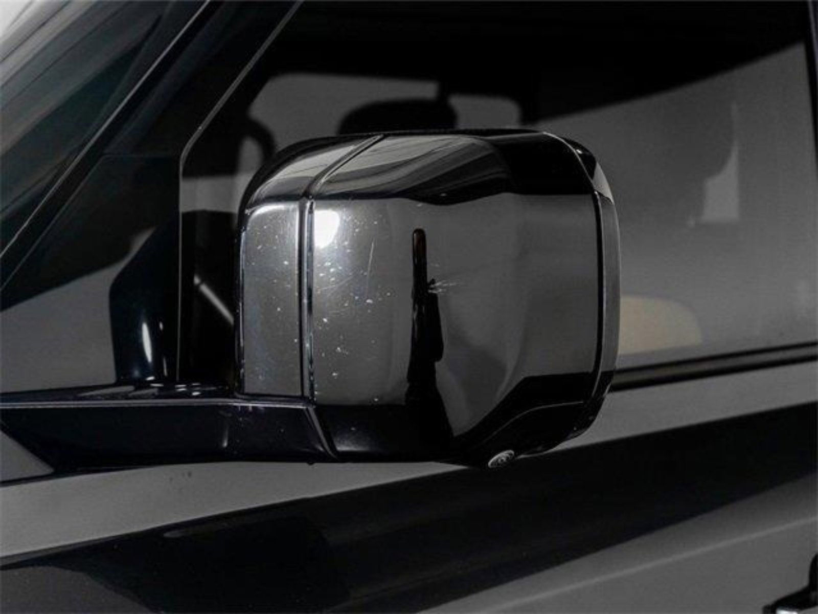 Used 2023 Land Rover Defender 130 X image 24