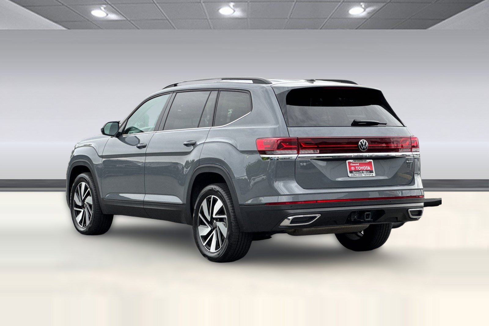 Used 2026 Volkswagen Atlas SE AWD/4WD image 3
