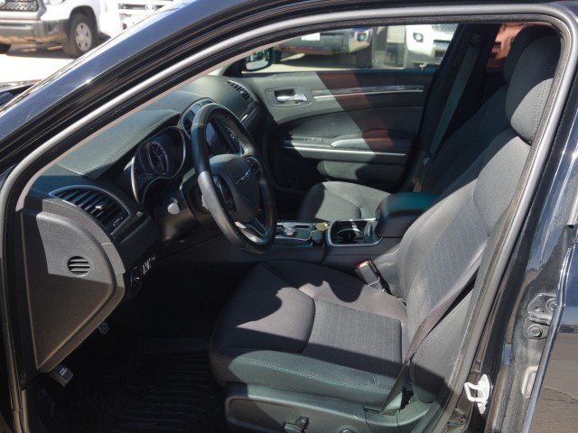 Used 2021 Chrysler 300 Touring w/ Sport Appearance Package RWD image 14