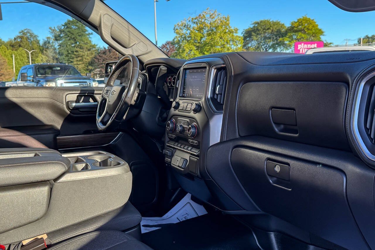 Used 2020 Chevrolet Silverado 1500 LT w/ Convenience Package AWD/4WD image 12