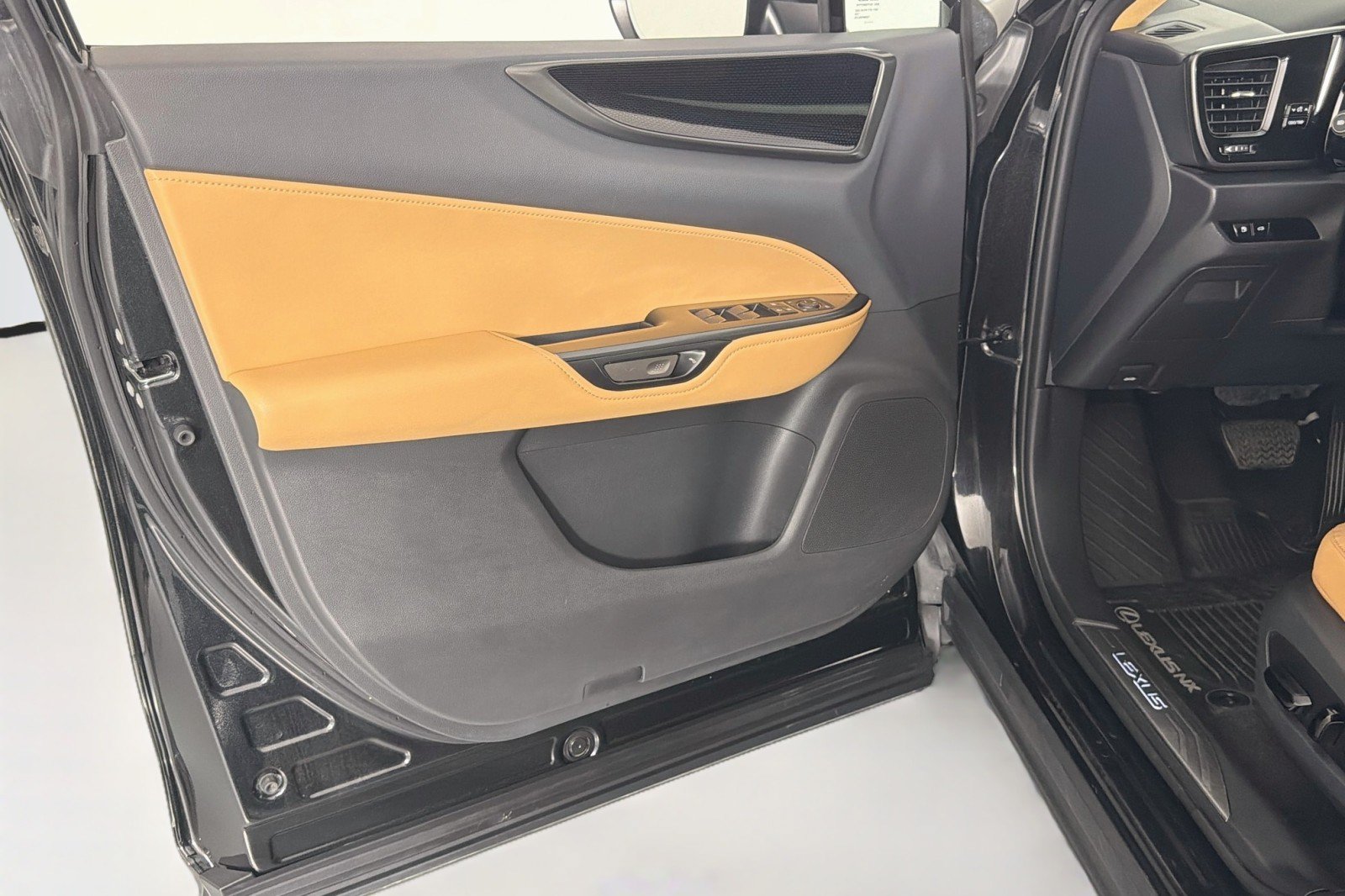 Used 2025 Lexus NX 350h AWD w/ Cold Area Package image 21