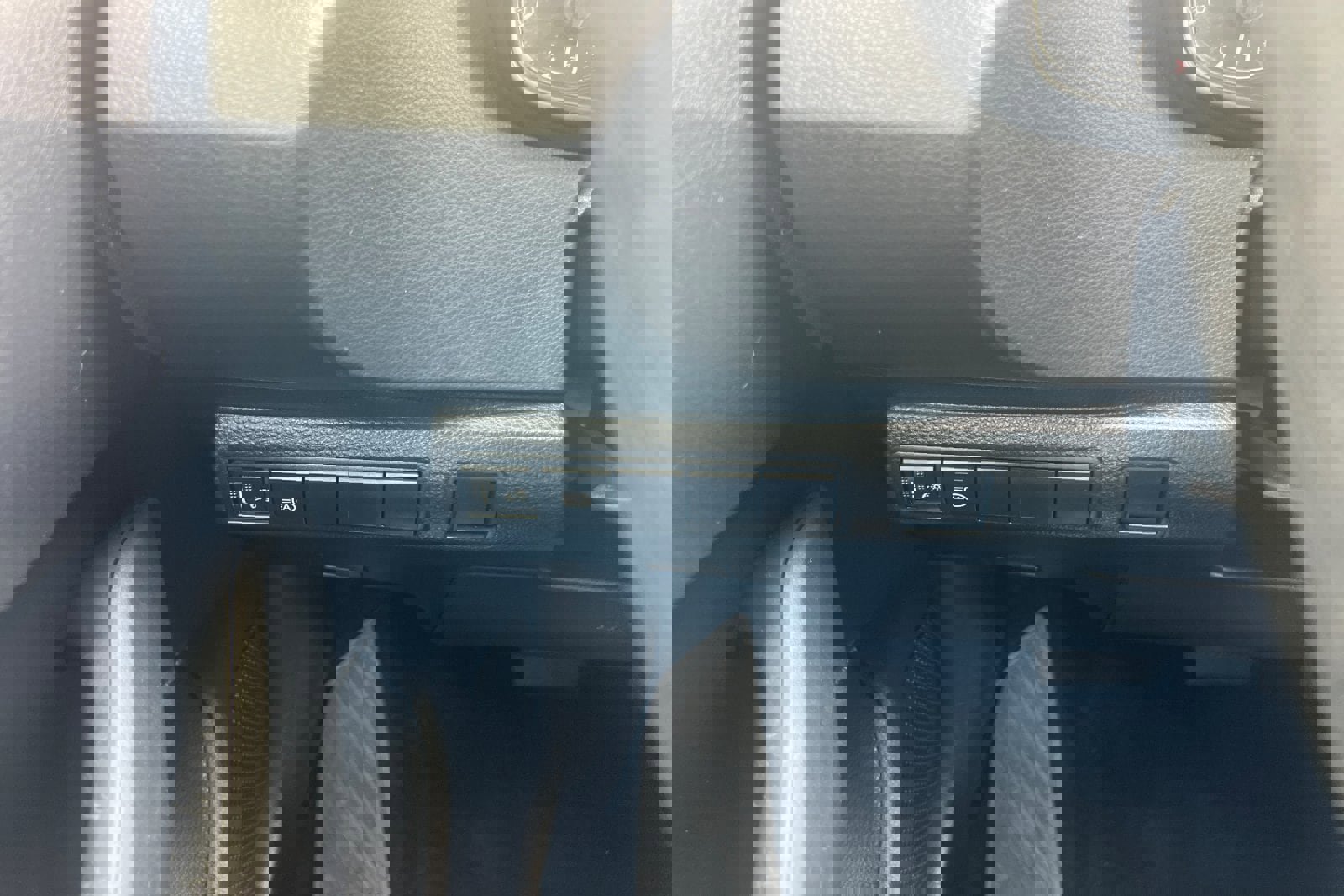 Used 2021 Toyota Corolla LE image 27