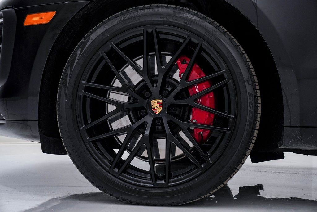 Certified 2023 Porsche Macan GTS image 13