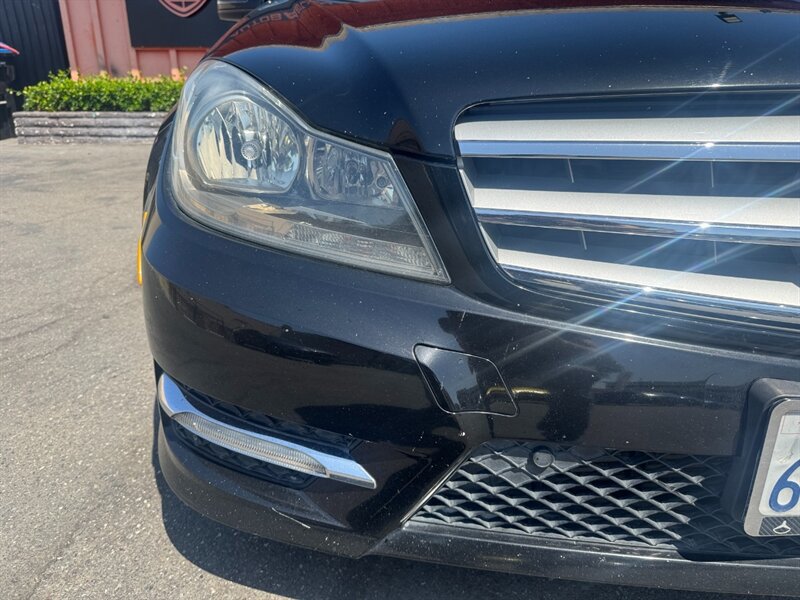 Used 2012 Mercedes-Benz C 250 Sedan image 3