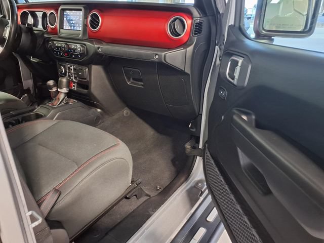 Used 2020 Jeep Gladiator Rubicon w/ Cold Weather Group AWD/4WD image 25