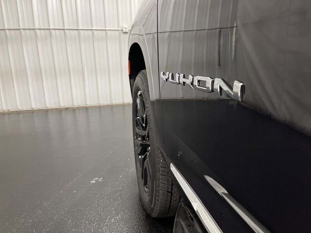 Used 2024 GMC Yukon XL SLT image 42
