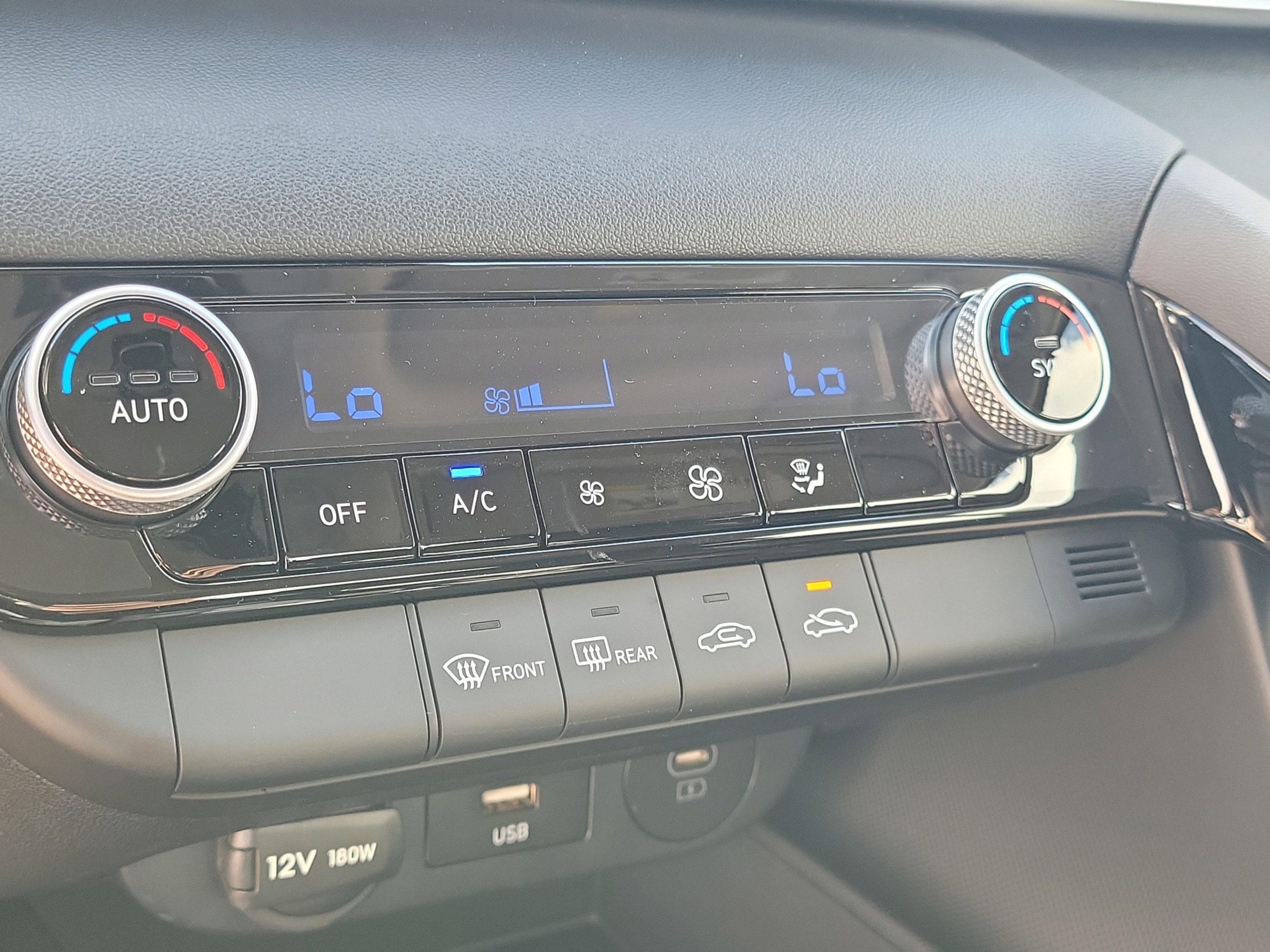 New 2025 Hyundai Elantra Hybrid FWD image 12