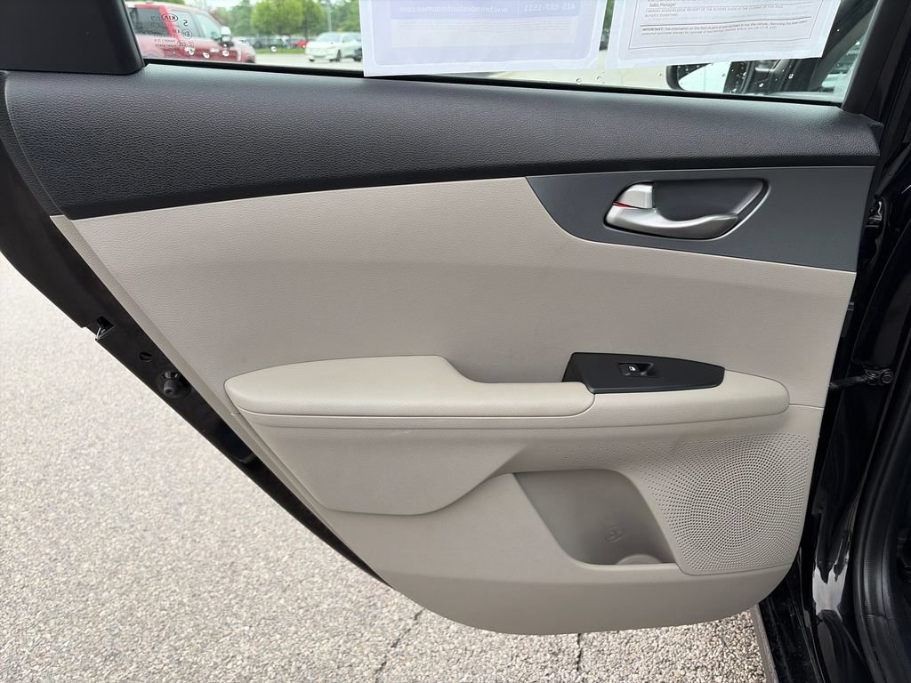 Used 2021 Kia Forte LXS FWD image 25