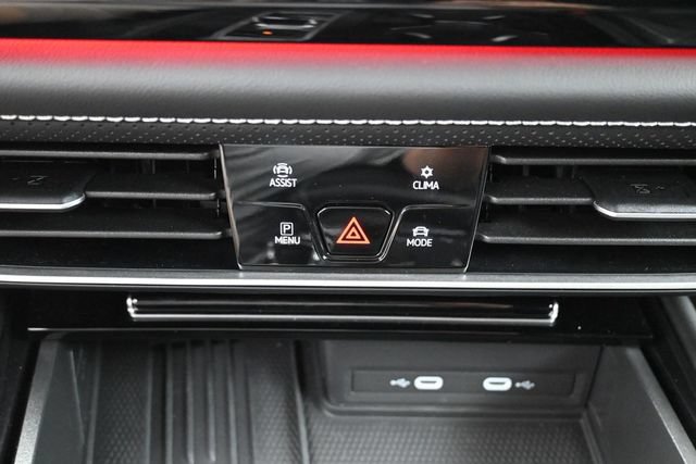 Used 2026 Volkswagen Atlas Cross Sport SEL R-Line AWD/4WD image 24