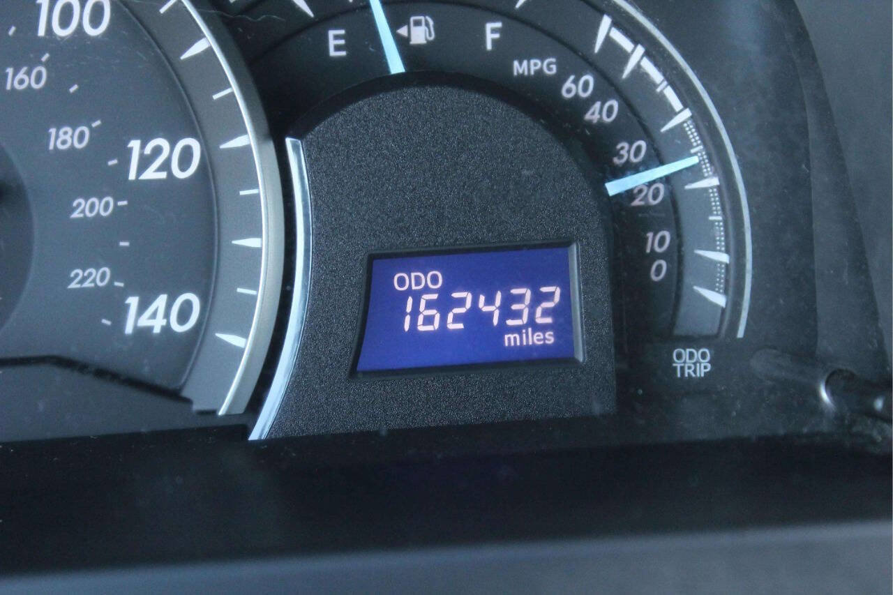 Used 2012 Toyota Camry LE FWD image 9