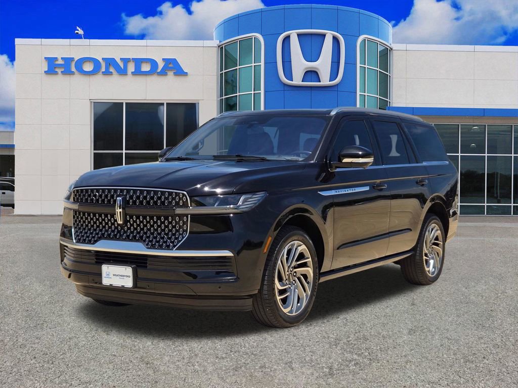 Used 2025 Lincoln Navigator Reserve AWD/4WD image 7