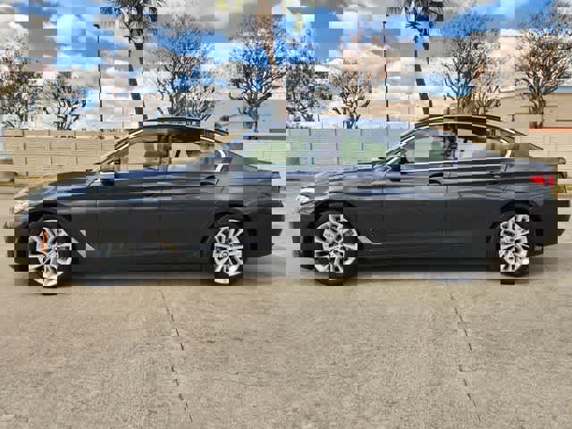 Used 2021 BMW 530i xDrive w/ Convenience Package image 3