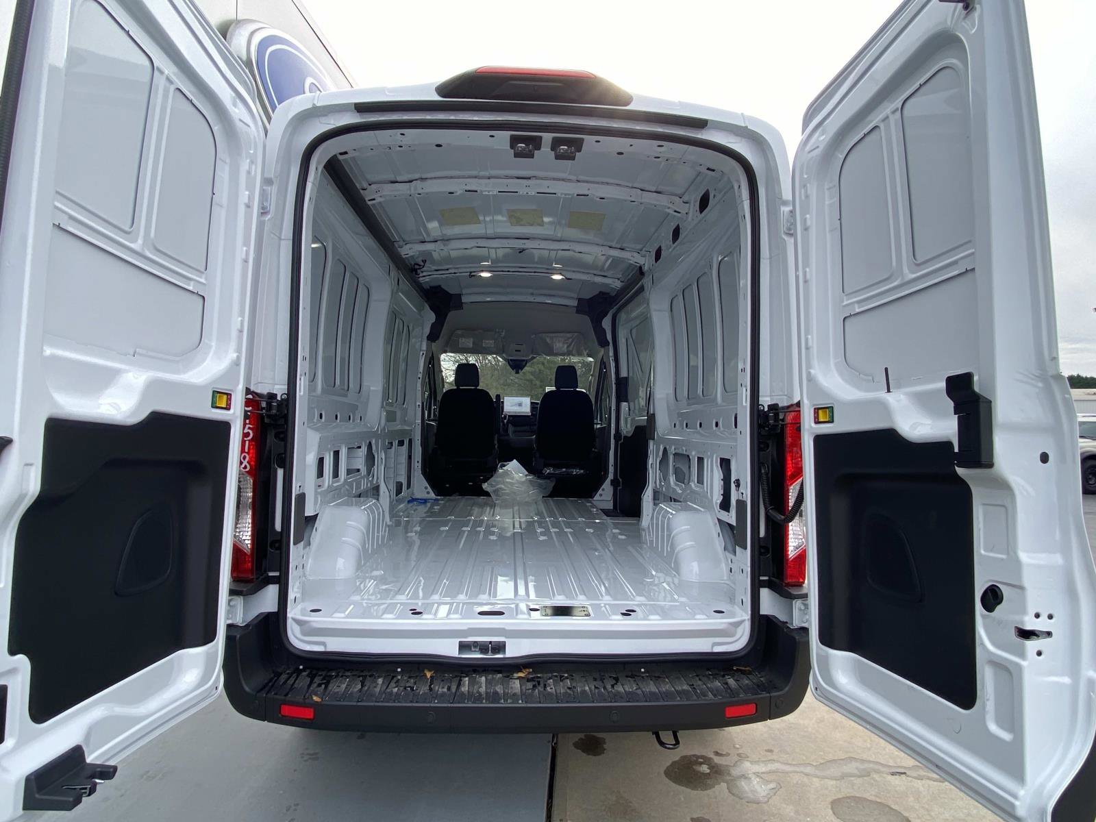 New 2026 Ford Transit 250 148 Medium Roof image 7
