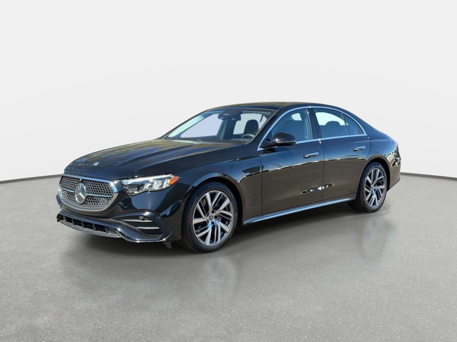 Used 2025 Mercedes-Benz E 350 Sedan image 3