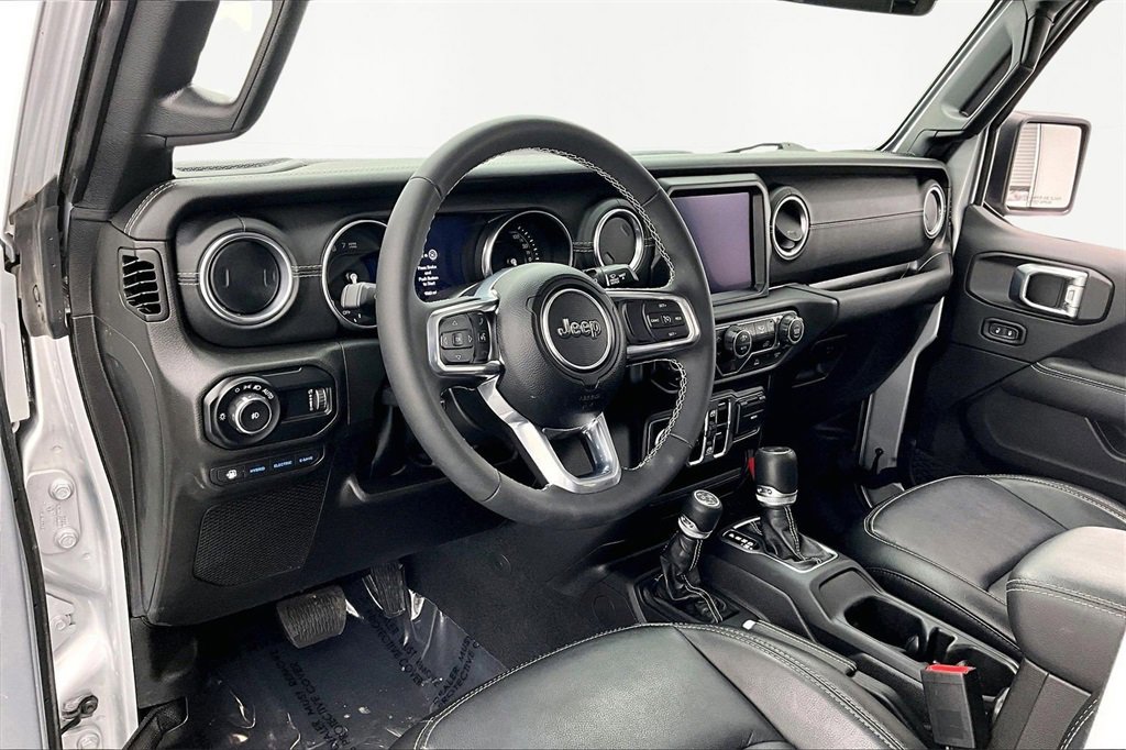 Used 2023 Jeep Wrangler Unlimited Sahara image 14