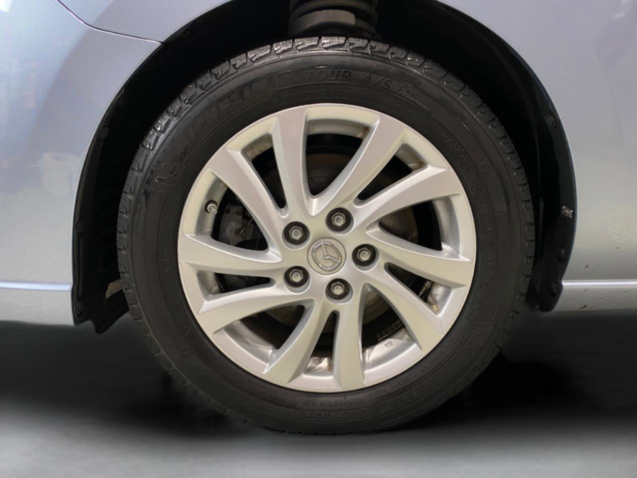 Used 2012 MAZDA MAZDA5 Sport FWD image 8