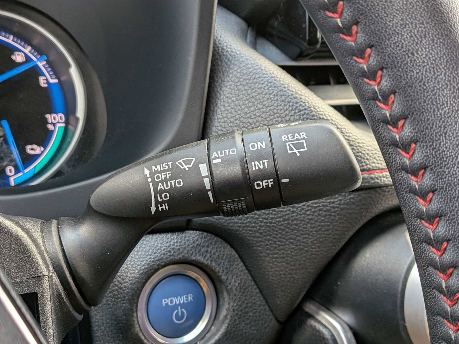 Used 2022 Toyota RAV4 SE w/ Weather & Moonroof Package image 23