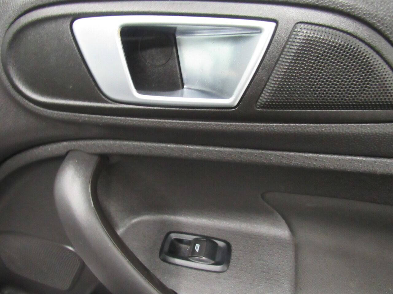 Used 2017 Ford Fiesta ST FWD image 17