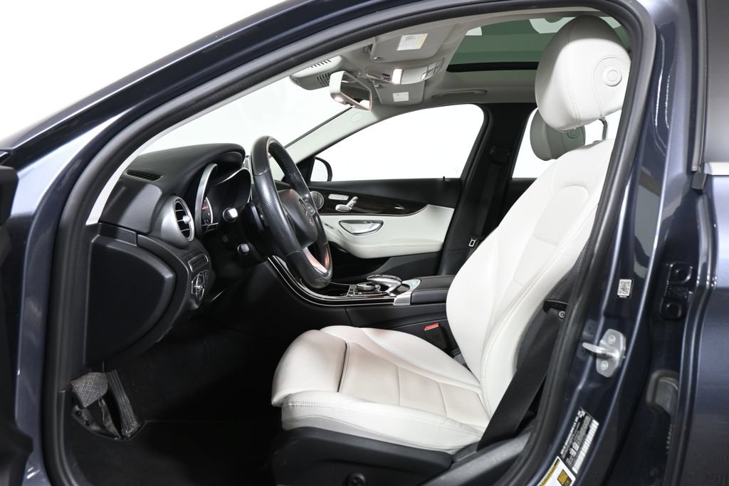Used 2016 Mercedes-Benz C 300 4MATIC Sedan image 3