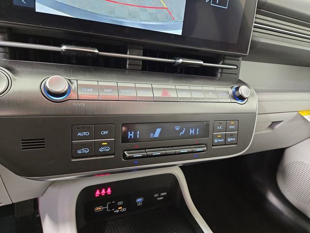 Used 2025 Hyundai Kona SEL image 18