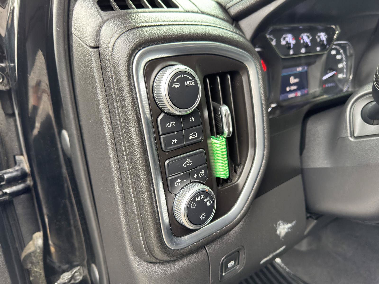 Used 2020 GMC Sierra 1500 SLE w/ Remote Start Package AWD/4WD image 24