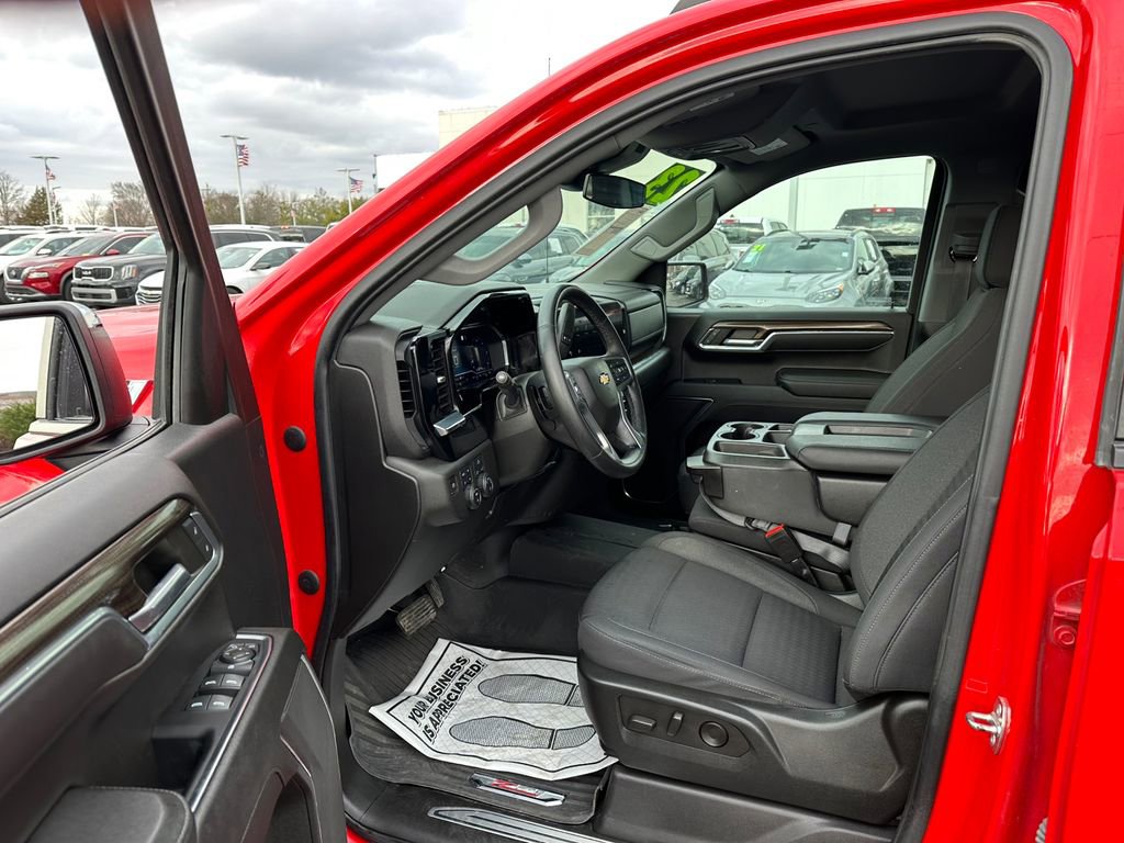 Used 2023 Chevrolet Silverado 1500 LT image 30