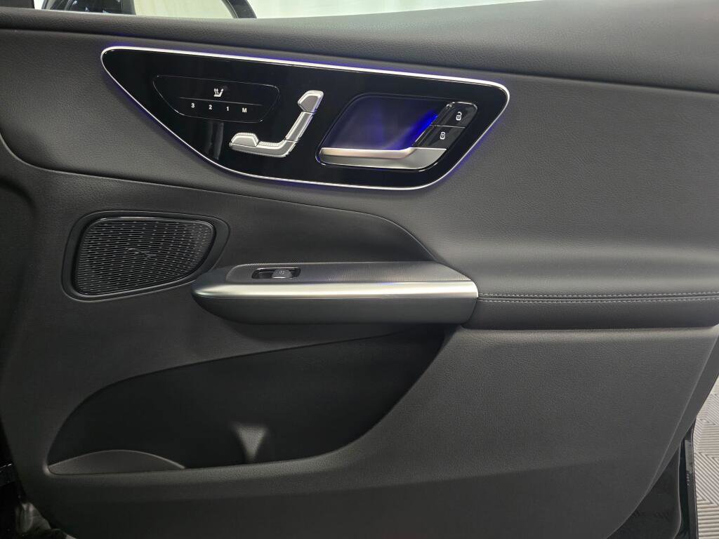 New 2026 Mercedes-Benz GLC 300 4MATIC image 25