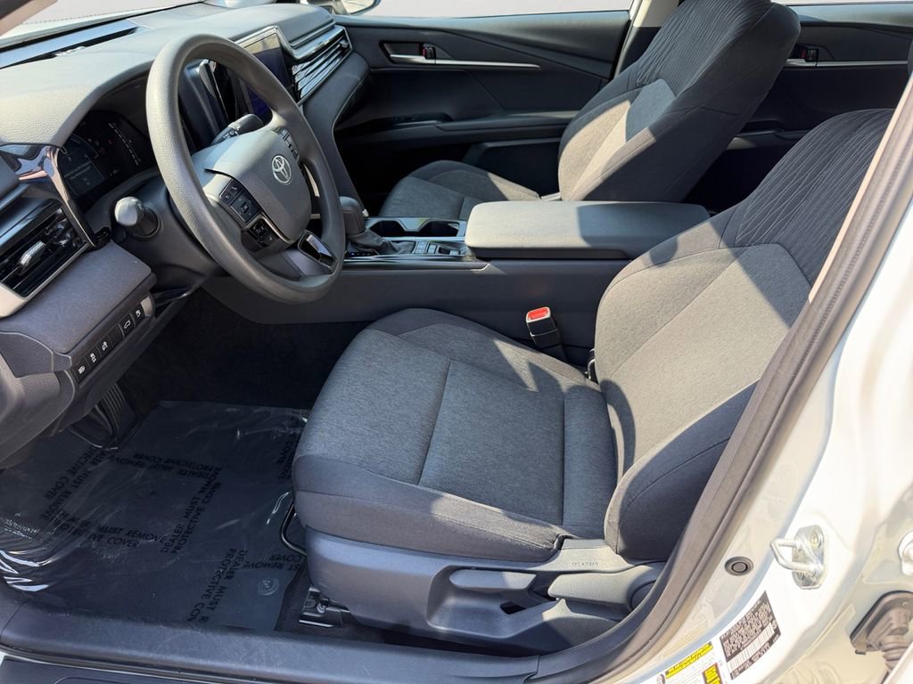 Used 2025 Toyota Camry LE image 24