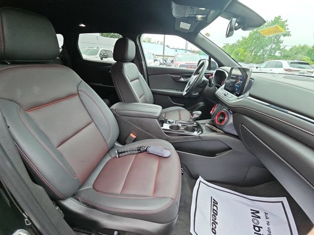 Used 2025 Chevrolet Blazer RS FWD image 30