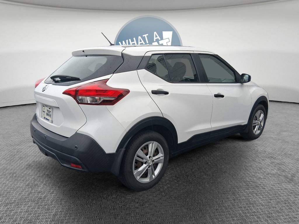 Certified 2020 Nissan Kicks S image 3