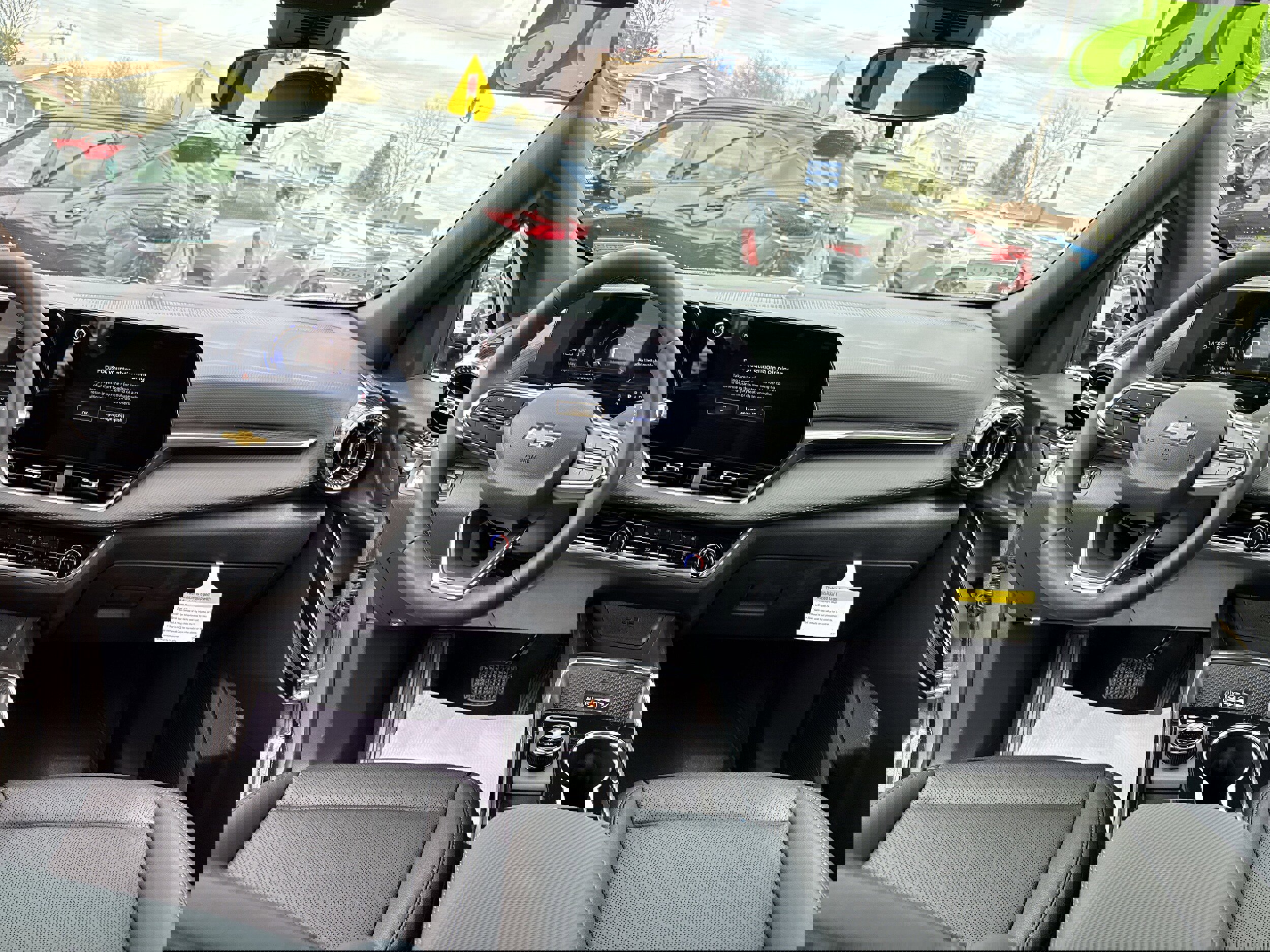 New 2026 Chevrolet Equinox LT w/ Convenience Package II image 16