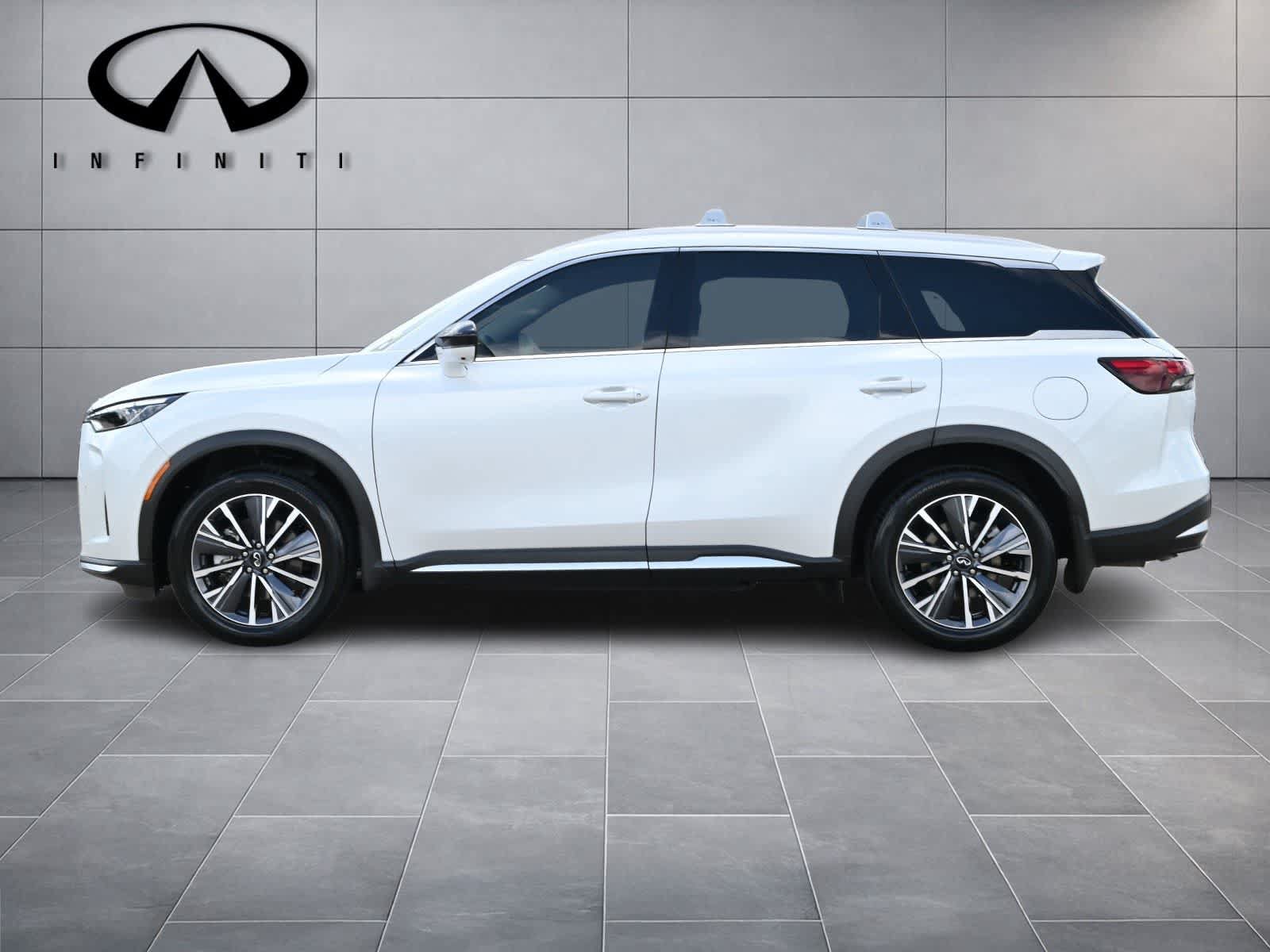Certified 2026 INFINITI QX60 Luxe w/ Cargo Package FWD image 4