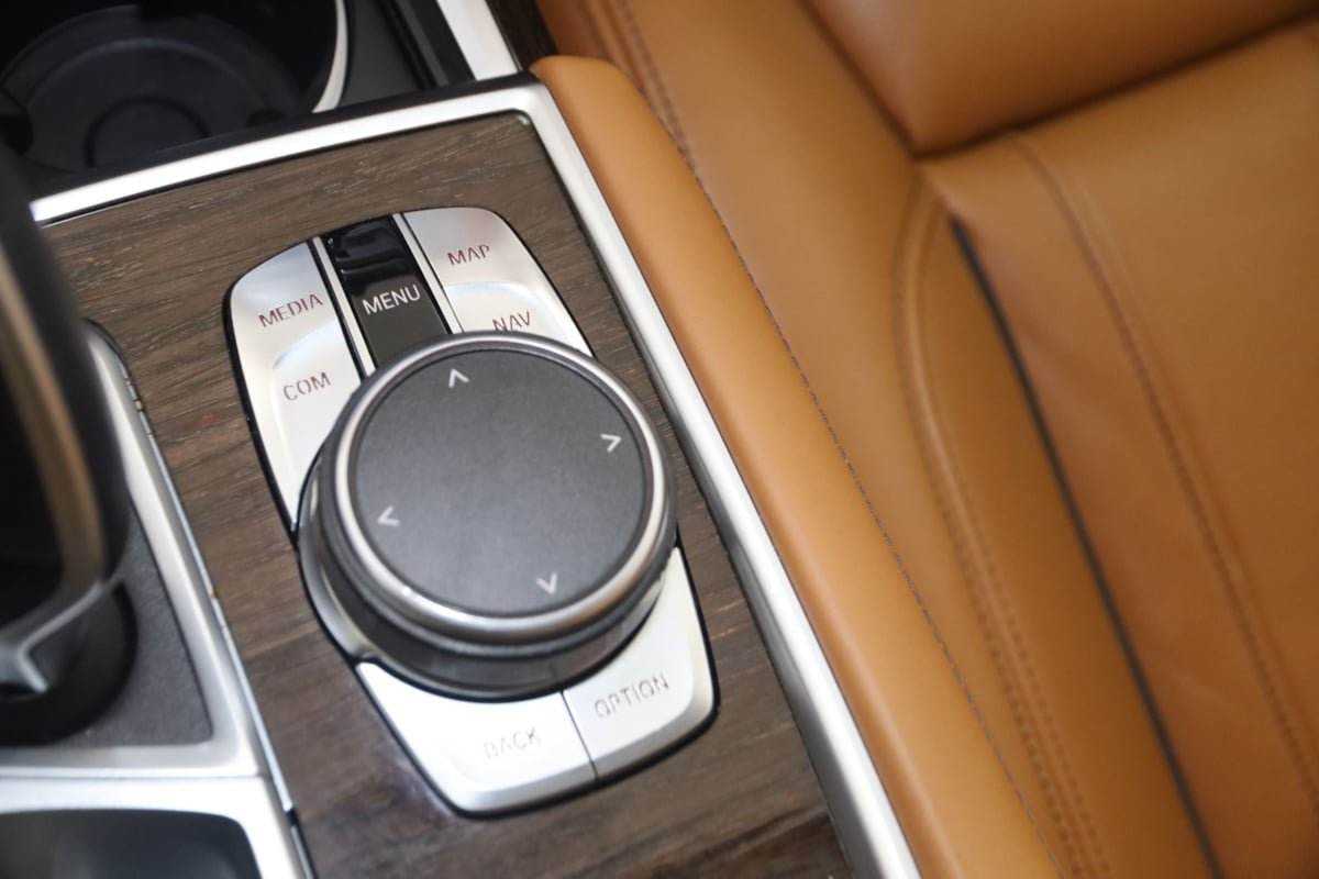 Used 2020 BMW 750i xDrive AWD/4WD image 33