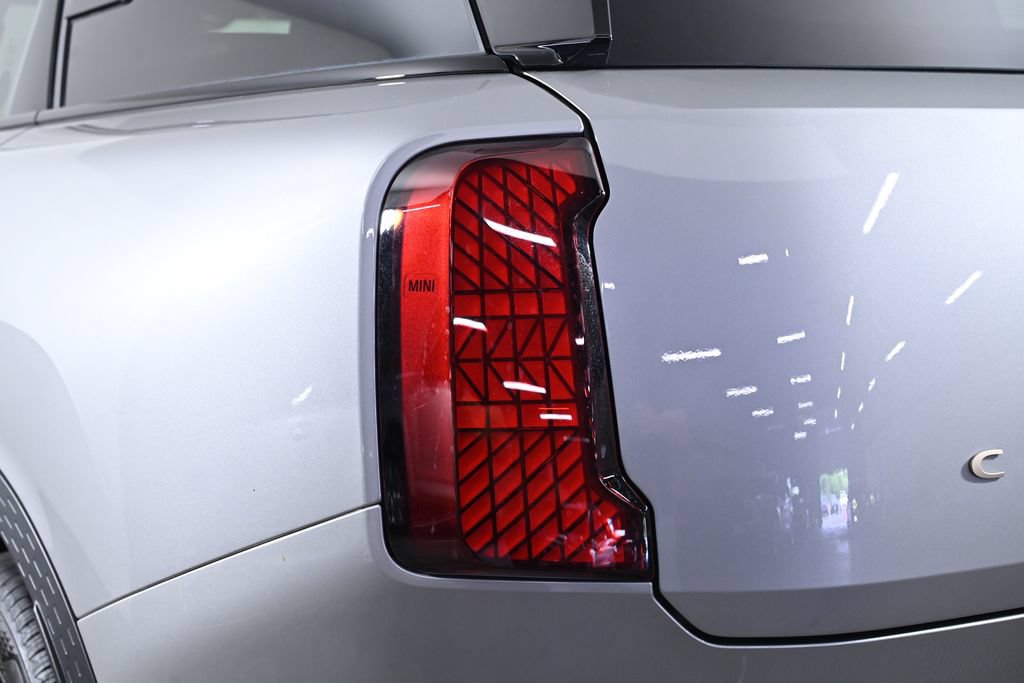 Certified 2025 MINI Cooper Countryman S AWD/4WD image 9