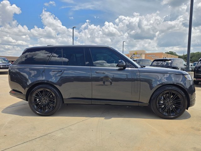 Used 2026 Land Rover Range Rover SE AWD/4WD image 4