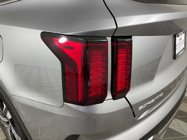 Certified 2023 Kia Sorento EX image 21