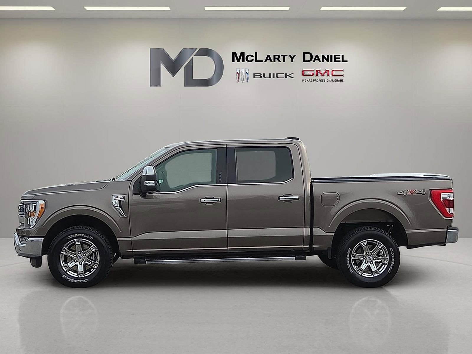 Used 2021 Ford F150 Lariat AWD/4WD image 3