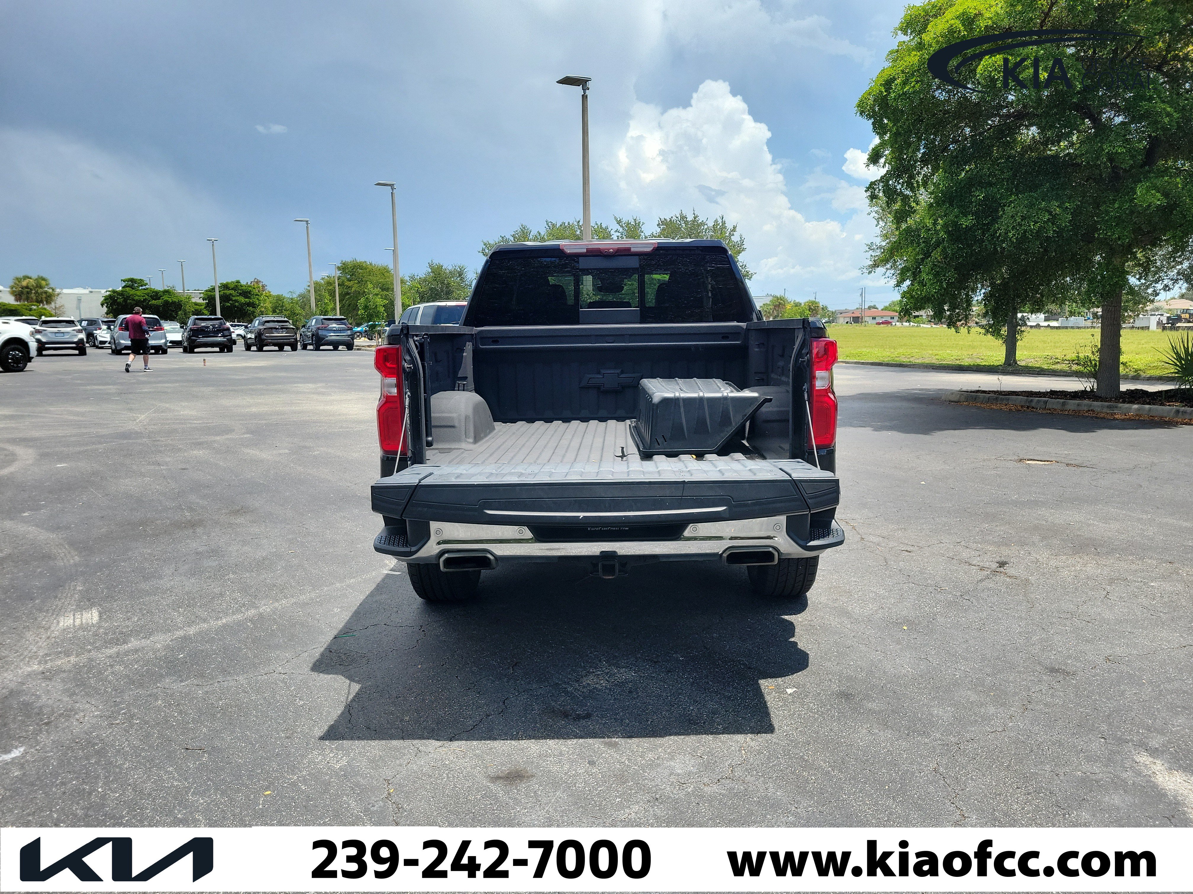 Used 2022 Chevrolet Silverado 1500 LTZ w/ LTZ Premium Package AWD/4WD image 9
