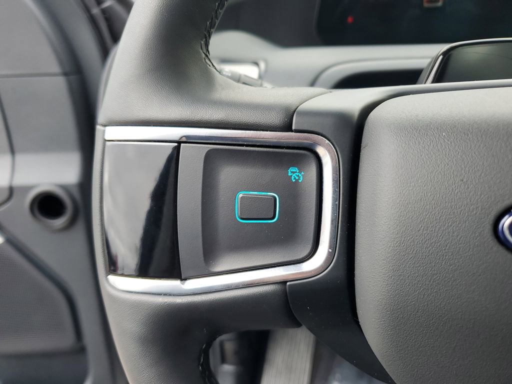 Certified 2025 Ford Expedition Active image 24