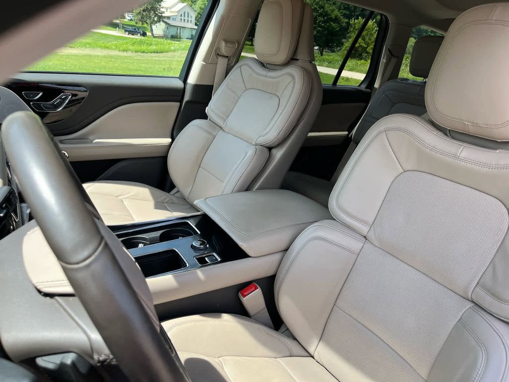 Used 2022 Lincoln Aviator Reserve w/ Equipment Group 201A image 31