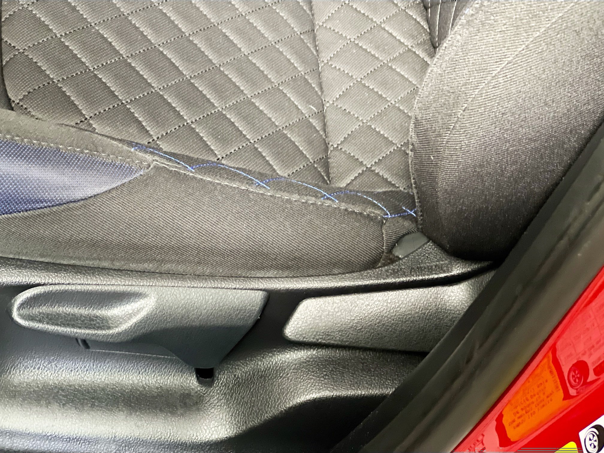 Used 2021 Toyota C-HR XLE FWD image 15