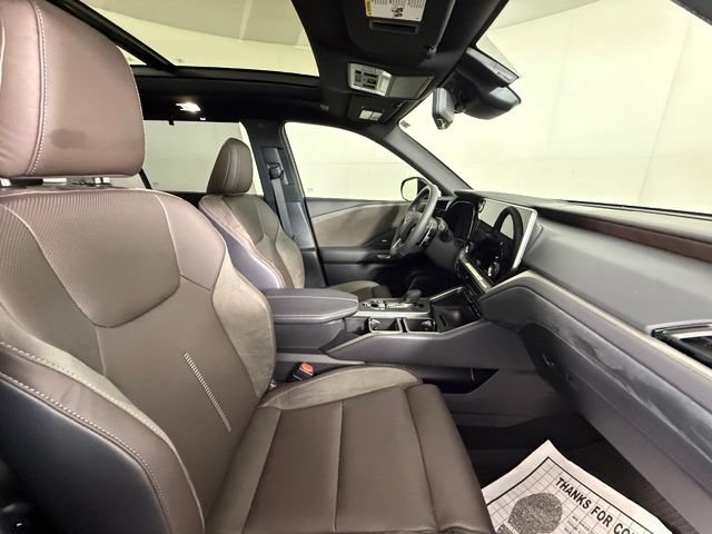 Used 2026 Lexus TX 350 AWD w/ Technology Package image 38
