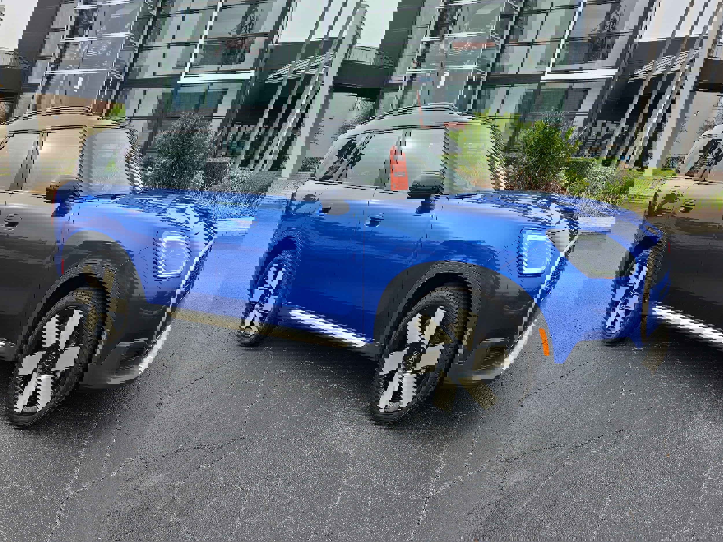 Certified 2025 MINI Cooper Countryman S image 2