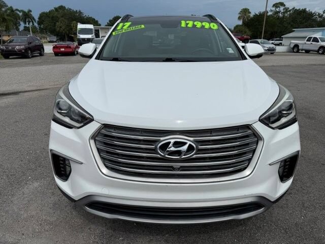 Used 2017 Hyundai Santa Fe Limited FWD image 2